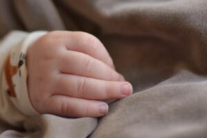 Read more about the article 4 ätherische Öle für Babys in der Erkältungszeit