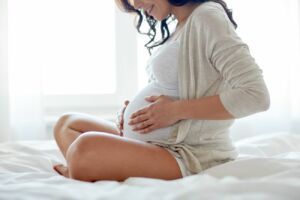 Read more about the article 3 ätherische Öle für deine entspannte Schwangerschaft